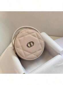 Ví da tròn màu hồng sang trọng kèm gương Dior | Túi du lịch xách tay có khóa kéo, túi đựng cọ trang điểm và túi nhung | Túi đựng đồ vệ sinh cá nhân đa năng dành cho nữ, hộp đựng mỹ phẩm dung tích lớn, vật dụng cần thiết chống thấm nước khi đi du lịch, phù hợp cho kỳ nghỉ, lễ hội và sử dụng hàng ngày | Thiết kế chần bông trang nhã, chất liệu da cao cấp, món quà lý tưởng cho mẹ, người yêu thích trang điểm, Giáng sinh và Ngày Valentine. - Hồng - Xem 6