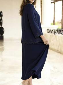 Classic Two Piece Evening Dress Set Featuring a Round Neck Lace Top with a Matching Long Lace Jacket, Delicately Finished with Embroidered Lace Trim Along the Edges for a Refined Vintage Touch, Paired with a Flowing Chiffon A-Line Maxi Skirt Designed to Elongate the Figure, Adjustable Drawstring Waist Offering Flexible Fit and Comfort, Lightweight Lace and Chiffon Fabrics Creating an Airy and Graceful Wearing Experience, Ideal for Wedding Guest Attire, Outdoor Receptions, Garden Parties and Light Formal Events, Perfect for Women Seeking Soft Elegance, Vintage Charm and Understated Sophistication - Verde - Ver 5