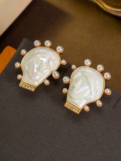 1 Pair Of Vintage-Style White Elegant And Solemn Earrings With Faux Pearl Inlay And Portrait Design, Suitable For Women's Daily Banquets, Gifts, And Dance Party Accessories