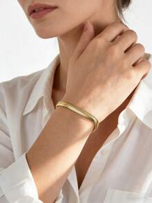 Charm-In 1 chiếc vòng tay hình xương rắn, đính đá Zirconia lấp lánh, thanh lịch và đa năng, phù hợp để đeo hàng ngày hoặc trong các buổi tụ họp, là món quà ngày lễ tuyệt vời. - Vàng - Xem 2