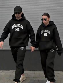 una pieza Conjunto de Sudadera con Capucha y Pantalones Deportivos para Parejas Diseño de Dinosaurio con Gafas de Sol y Balón de Baloncesto Estilo Casual Moda Urbana para Hombres y Mujeres Tallas - hombres - Ver 1
