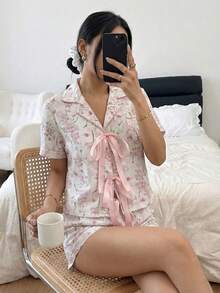 Dreamivo 两件套女士粉色碎花睡衣套装，短袖翻领系带衬衫和蝴蝶结短裤，适合夏季居家穿着。 - 粉色 - 查看 6
