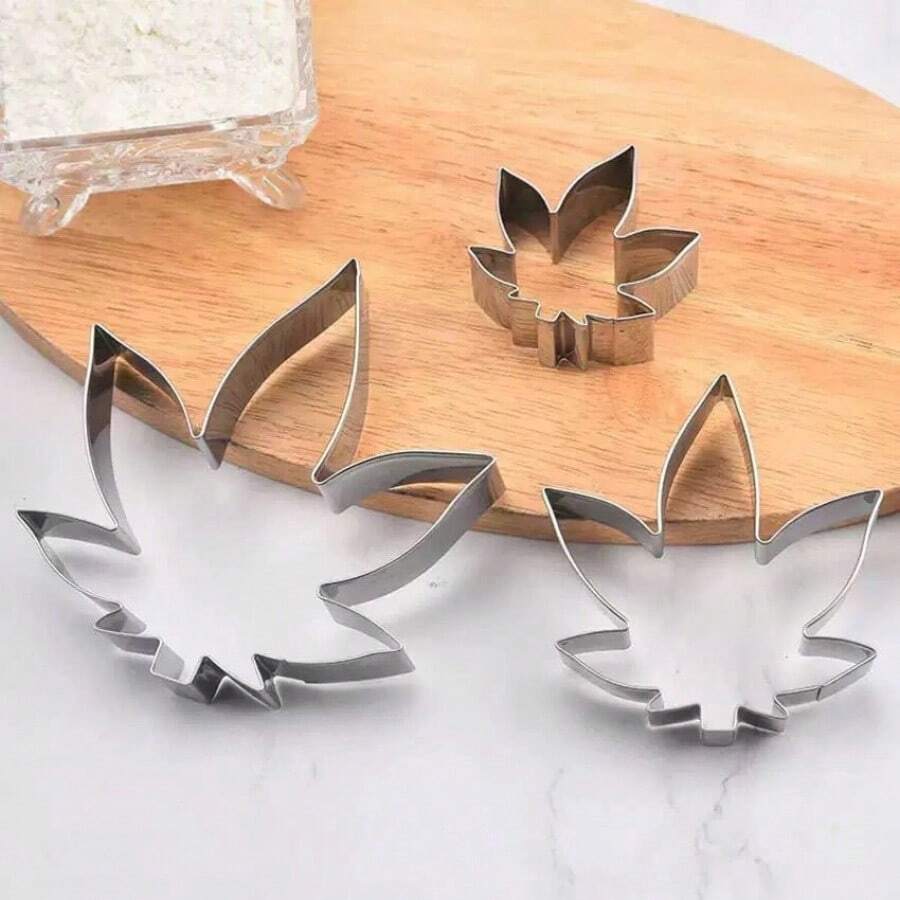 New Stainless Steel Cookie Cutter Mold, Maple Leaf Shaped Biscuit Cutter, DIY For Parents And Kids - Maple Leaf Cookie Cutter [3-piece Set] - View 1