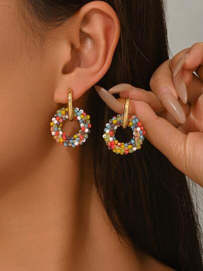 1 Pair Fashionable Luxury Handmade Woven Artificial Crystal Beaded Hollow Hoop Earrings, Creative Handcrafted Artificial Crystal & Seed Bead Hollow Round Earrings Suitable For Women's Daily, Vacation, Party Wear (Handmade Seed Bead Color, Quantity And Position Are Random)