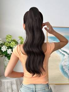 Extensiones de cabello sintético resistente al calor con clip, ondulado marrón y dorado, de 22 a 24 pulgadas de largo, para hacer una cola de caballo larga y rizada para mujeres - Marrón - Ver 11