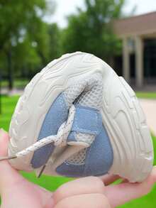 1 Pair Unisex Kids' Fashionable Mesh Breathable Sports Shoes, Lightweight Hook And Loop Casual Sneakers - Blue and White - View 7