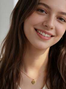 Charm-In 女士镀金立方氧化锆心形锁吊坠项链，星光立方氧化锆吊坠饰品，简约浪漫风格，适合日常佩戴、约会、送给女友/情人节的礼物 - 金色 - 查看 2