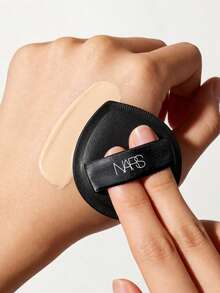 Nars Black Leather-Textured Pressed Powder Puff, Flat Teardrop-Shaped Puff,Velvety Finish For Loose & Setting Powder - Black - View 2