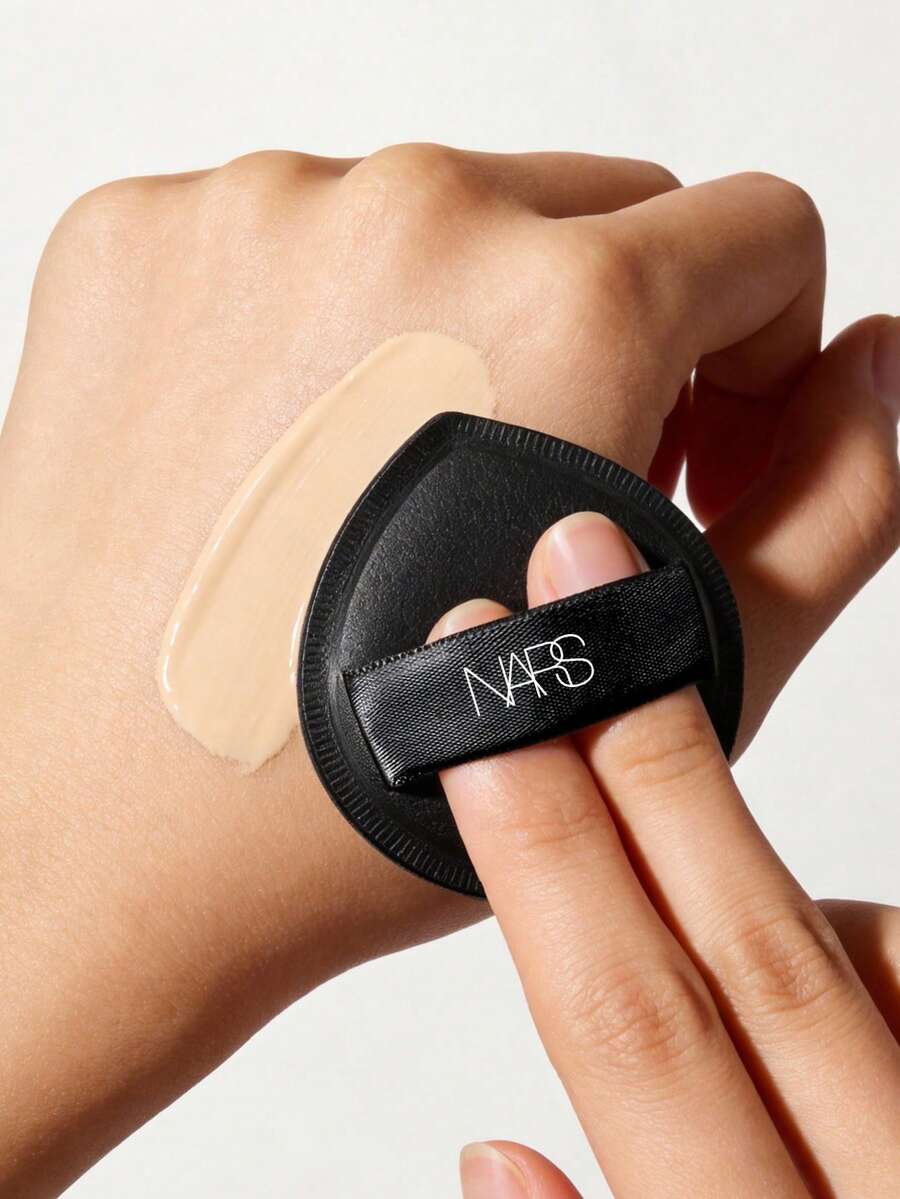 Nars Black Leather Texture Compressed Powder Puff, Flat Teardrop Shape, Velvet-Like Texture Suitable For Loose Powder And Setting Powder - Black - View 1