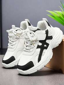 1 Pair Fashion Black & White Contrast Kids Chunky Sneakers, Lightweight Breathable Hook And Loop Sports Shoes, Unisex Casual Footwear - Black and White - View 3