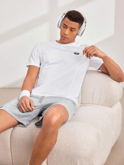 Driftmere 男士休闲日常通勤简约百搭字母印花短袖白色T恤和抽绳腰短裤套装，夏季