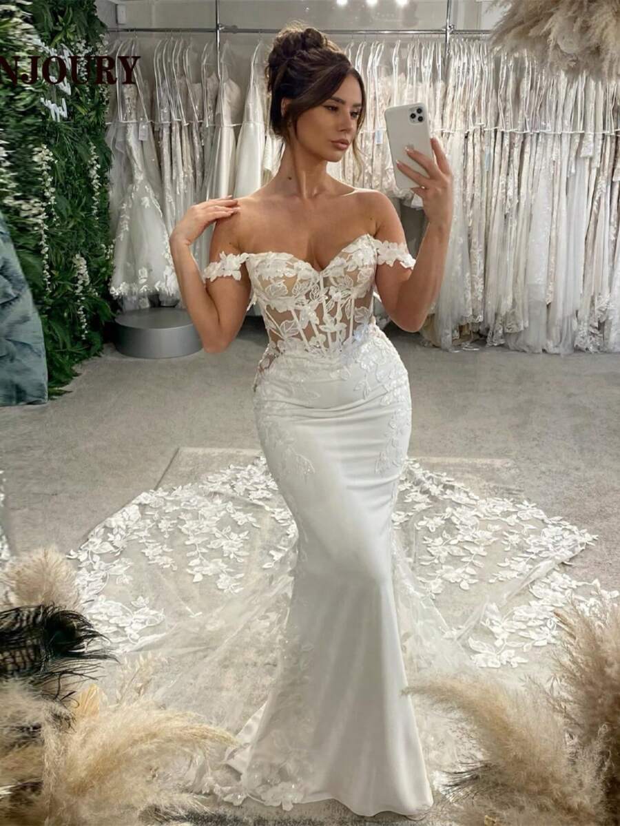 Elegant Sexy Off Shoulder Lace Appliqué Meimaid Satin Wedding Dress,Registry Office Dresses Bridal Gown,Evening Party Dress Birthday Party Dress Country Wedding,Romantic Church Ceremony Wedding Dress,Suitable For Wedding,Dating,Party,Singles' Party,Vacation,Formal Occasions,Dinner Dress,Prom Dress,Homecoming Dess,Cocktail Party,Wedding Guest Dress,Graduation - 白色 - 查看 1