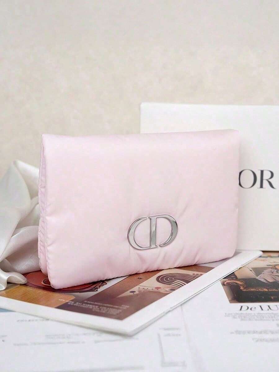 Dior حقيبة مكياج جديدة لعام 2025 ناعمة ذات بطانية مستدير، حقيبة يد باللون الوردي للنساء - وردي - مشاهدة 1