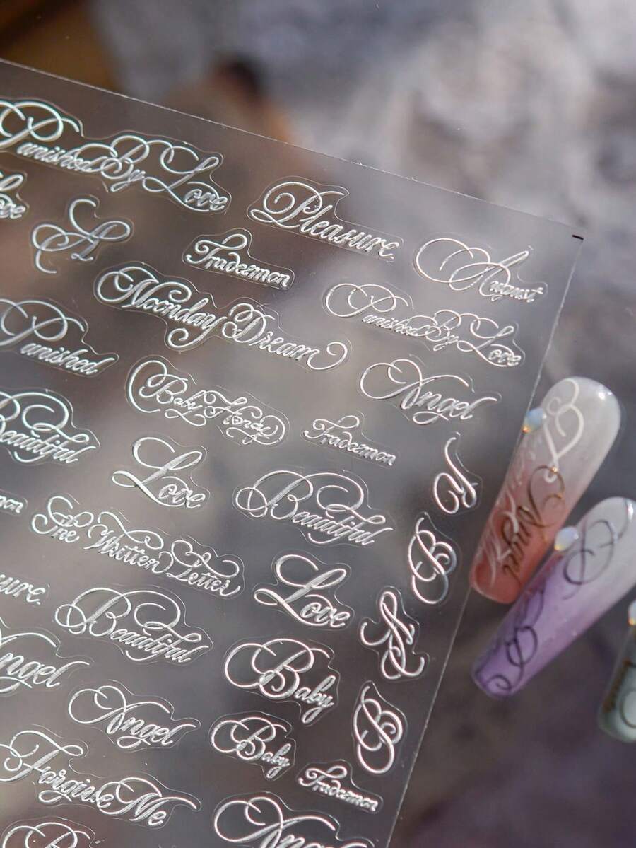 1张白色浮雕英文书法简约优雅字母美甲贴纸，自粘式5D印花美甲装饰，适合女性日常、派对、特殊场合 - 彩色 - 查看 1