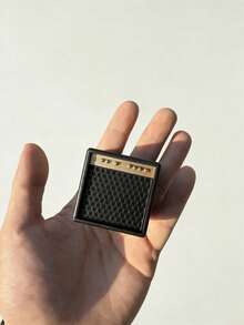1个吉他拨片收纳盒 - 吉他造型拨片收纳盒，可容纳5个拨片，便携优雅的拨片袋，吉他音箱造型拨片整理器（不含拨片），便携流行的吉他拨片收纳盒，送给吉他手的绝佳礼物，情人节理想之选 - 多色 - 查看 10