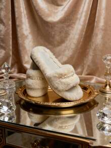 Zapatillas cálidas para el hogar con decoración de perlas falsas, zapatos planos de suela suave antideslizante, zapatos acogedores de invierno de felpa para interiores - Blanco - Ver 2