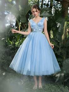 Faeriesty 女士深V领蕾丝花卉正式晚礼服，可调节系带后背，优雅派对礼服，适合正式晚宴、盛大晚会、人像摄影、庆典、周年纪念日及其他特殊场合，如婚礼和春季。 - 淺藍色 - 查看 6