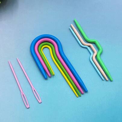 9 قطع أدوات ملحقات الحياكة، تشمل 2 إبرة خياطة بلاستيكية أمان 7 سم + 7 خطاطيف حياكة وكروشيه للكنزات، ضرورية للهواة المتمرسين في الكروشيه والحياكة، حرف منزلية DIY للكنزات