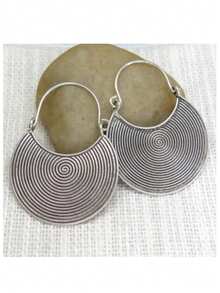 一对简约复古螺旋图案耳环，兼具女性魅力和百搭优雅，适合日常佩戴和度假穿着。 - 銀色 - 查看 1