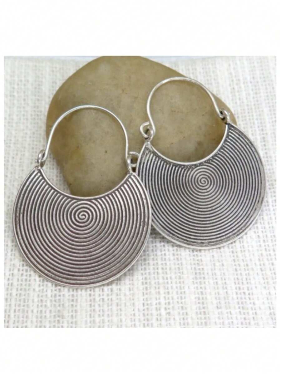 一对简约复古螺旋图案耳环，兼具女性魅力和百搭优雅，适合日常佩戴和度假穿着。 - 銀色 - 查看 1