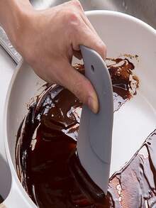 1pc Penguin Shaped Flexible Scraper, Household Kitchen Oil Board Scraper, Baking Cooking Tool - One Size - View 4