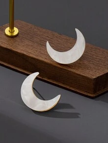 一对优雅的新月形耳环，简约设计，适合日常佩戴和通勤。 - 白色 - 查看 4