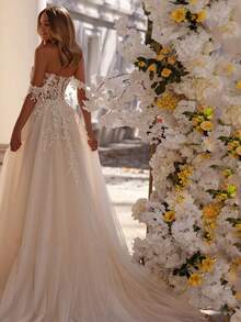 Modern Boho Off Shoulder Lace Applique High Slit A Line Tulle Formal Wedding Dress,Registry Office Dresses Bridal Gown,Evening Party Dress Birthday Party Dress Country Wedding,Party Dress Country Wedding,Romantic Church Ceremony Wedding Dress,Suitable For Wedding,Dating,Party,Singles' Party,Vacation,Formal Occasions,Dinner Dress,Prom Dress,Homecoming Dess,Cocktail Party,Wedding Guest Dress,Graduation - 白色 - 查看 2