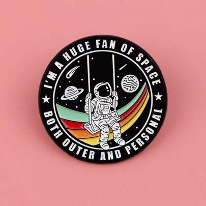 Spilla smaltata a forma di astronauta dei cartoni animati, spilla da risvolto con motto, spilla per zaino, accessorio di gioielleria di moda