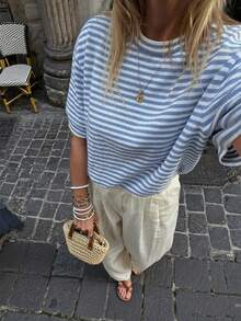 2026春夏新款女式清新蓝白条纹宽松短袖针织上衣，简约优雅，轻松休闲，舒适又不失女性魅力，百搭休闲，周末逛街的完美之选。 - 藍白色 - 查看 1