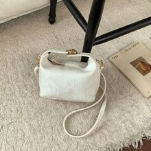 奢华轻便、小巧、简约百搭的女士日常斜挎包，2026 新款，风格精致优雅。 - 白色 - 查看 9