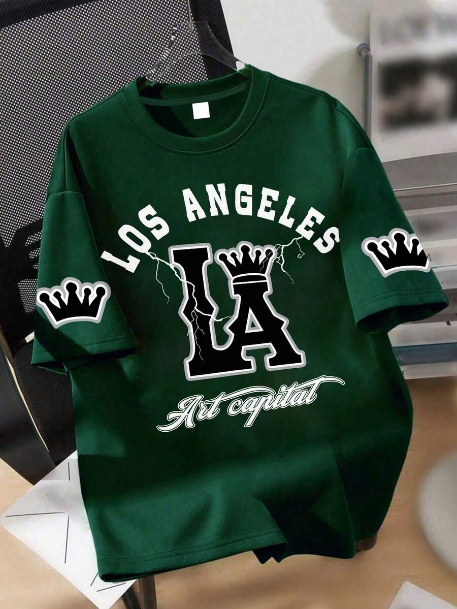 一件酷炫城市标志青少年T恤，专为青少年男孩设计，“LOS ANGELES+LA”标志+皇冠闪电元素，街头风格版型设计，柔软舒适的面料，适合青少年日常活动，也适合春夏校园日常休闲出行，打造个性时尚风格。 - 墨綠色 - 查看 1