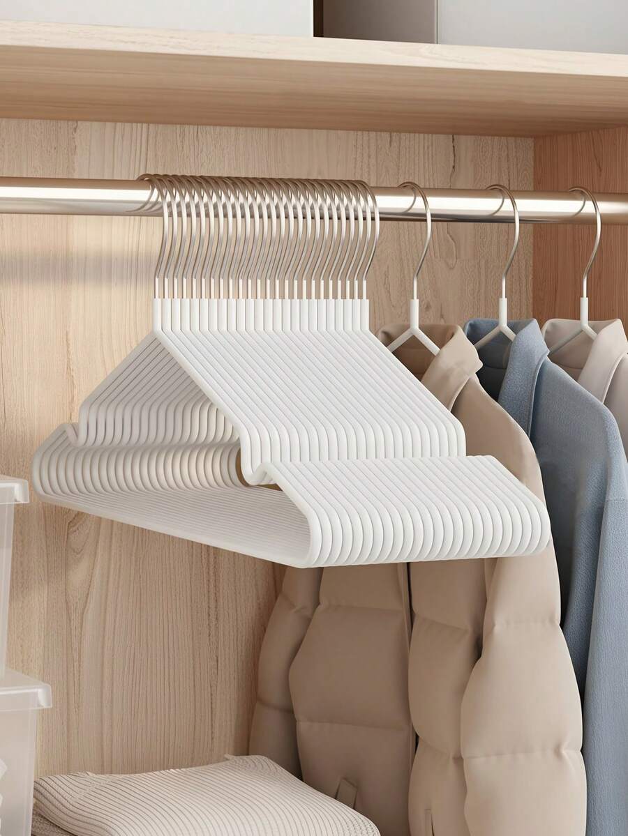 10/20/40个装防滑涂层金属衣架，适用于衣柜收纳，多功能收纳方案，可用于衬衫、连衣裙、内衣、夹克和外套；圆润凹槽设计，涂层顺滑，节省空间，适合小型衣柜、宿舍和家庭衣橱；轻巧坚固，是日常衣橱更新、情人节礼物、春季大扫除、穿搭规划以及零售环境中的高端展示的理想之选。