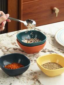 4Pcs Creative Home Kitchen Square Plastic Dishes, Household Sauce Dishes For Soy Sauce, Dipping Sauce, Vinegar, And Condiments, Drop-Resistant And High-Temperature Resistant Exquisite Seasoning Bowls, Daily Household Essentials - Multicolor - View 2