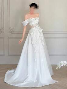 Whimsical Off-The-Shoulder Sweetheart Lace Appliqué Satin & Tulle A-Line Wedding Dress With Train, Wedding Dresses For Bride, Elegant And Comfortable, Includes Plus Sizes, Bridal Gown, Formal Dresses For Women, Suitable For Wedding, Party, After-Party Dress, Cocktail Party, Bride, Party Dress, Formal Occasions, Dinner Dress, Prom Dress, Birthday Party, Celebration, Gala, Festival, Ceremony, Graduation, Homecoming Dress, Vacation, White - 白色 - 查看 1