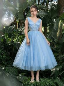 Faeriesty 女士深V领蕾丝花卉正式晚礼服，可调节系带后背，优雅派对礼服，适合正式晚宴、盛大晚会、人像摄影、庆典、周年纪念日及其他特殊场合，如婚礼和春季。 - 淺藍色 - 查看 5