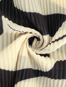 Women's Elegant Black & White Zebra Print Pleated Fabric Crew Neck Short Sleeve T-Shirt Crop Top Casual Vacation Going Out Top - Multicolor - View 5