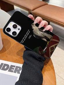 时尚个性化老鹰图案手机壳：这款手机壳采用醒目的老鹰图案设计，提供定制的柔软触感和防水功能，兼容 17、16、15、14、13、12、11、Plus/Pro/Pro Max/X/XR/XS Max 系列，是新年、情人节、复活节、开斋节、愚人节、生日、周年纪念日和其他场合送给家人、朋友、爱人和同事的理想礼物。 - 黑色 - 查看 4