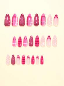 用24片杏仁形按压式假指甲瞬间提升你的造型，酷炫的Y2K风格粉紫条纹设计，白色波点渐变图案，时尚少女风，梅粉色格子法式按压式假指甲，全覆盖假指甲套装，适合女性和女孩。套装包含1张粘合贴片和1个迷你锉刀条果冻凝胶。随机发货。 - 粉色 - 查看 2