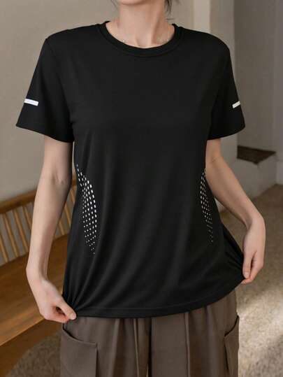 This Women's Summer Outdoor Quick-Dry Ice Silk Short-Sleeve Shirt Features A Unique Printed Design, Making It More Fashionable And . Suitable For Daily, Casual, Office, Camping And Other Occasions.