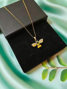 1pc Minimalist Bee Pendant Necklace - Symbol Of Love And Good Luck, Gift For Her, Birthday & Anniversary - Bee - View 3