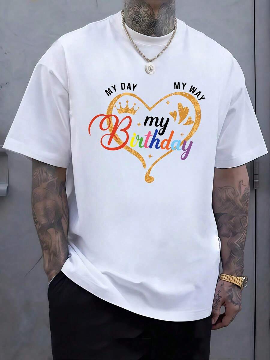 Corazón dorado con corona y letras coloridas que celebran el cumplea?os mostrando energía positiva alegría y orgullo personal ideal para expresar que es tu día especial con actitud segura y festiva camiseta de hombre moderna cómoda y llamativa - Blanco - Ver 1