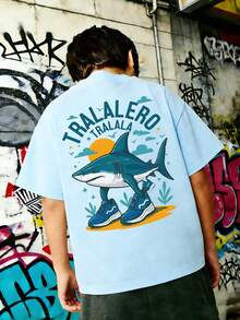 男童“Tralalero Tralala-Italian Brainwash”鲨鱼印花T恤，适合日常穿着、街头风、校园风，休闲百搭的夏季男童上衣 - 淺藍色 - 查看 4