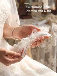 Dây nịt cưới ren cổ điển tùy chỉnh, có thể khắc tên và ngày tháng, cá nhân hóa, màu trắng/hồng/xanh dương xếp nếp, dây nịt ruy băng tùy chỉnh với nơ ngọc trai giả, quà cưới cá nhân hóa dành cho cô dâu, dây nịt cưới co giãn tối giản tùy chỉnh, trang trí dây nịt cưới tùy chỉnh ngày tháng, phong cách cưới cổ điển, dây nịt tùy chỉnh thời trang và ý nghĩa, tình yêu vĩnh cửu. - Nhiều màu - Xem 13