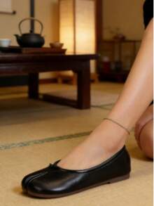 女士棕色圆头分趾平底乐福鞋 - 休闲风格，适合办公室、外出和春夏穿着。 - 黑色 - 查看 8