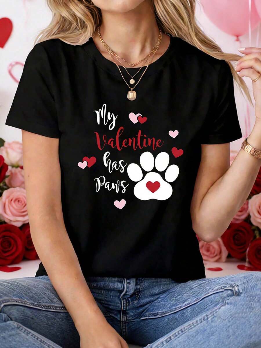 Plus Size, Women's Plus Size Cute Dog & Paw Print T-Shirt - My Valentine Has Paws Pet Lover Top, Short Sleeve Crew Neck Spring Summer Casual Blouse for Casual Attire & Pet Owner Outfits - Negro - Ver 1