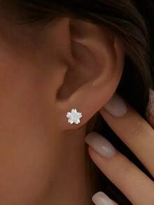 1件925纯银镶嵌锆石花朵耳钉，耳骨钉，耳夹，男女皆宜 - 單隻耳釘 - 查看 3