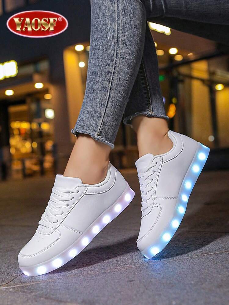 YAOSF Marke Leuchtende Sportschuhe, Fortschrittliche LED Skaterschuhe, Aufgerüstete Version für Teenager Outdoor Sportschuhe, Modische Beleuchtung und Gehschuhe, Blinkende Lichter, Super coole Kinderschuhe, Bunte Lichter für Jungen und Mädchen, Leuchtende Sportschuhe, Leicht und bequem, Sicherheitsboard - Weiss - Übersicht 6