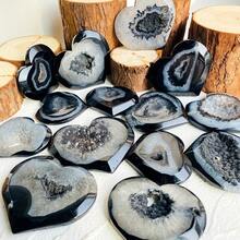 1 pieza Talla de geoda de cristal en forma de corazón de ágata negra, piedra natural para decoración del hogar, colección de cristales, regalo de fiesta - Blanco y Negro - Ver 2