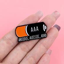 以 ADHD 电池为灵感的珐琅徽章，趣味西班牙语短语翻领徽章，松树胸针，可别在背包、衣服、珠宝上，也是送给朋友的好礼物 - 黑色 - 查看 12