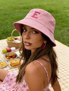 1 pièce Visière de soleil unisexe imprimée avec les 26 lettres de l'alphabet, chapeau de soleil d'été unicolore pour femmes, casquette pliable pour usage extérieur décontracté, convient pour les tenues et robes d'été - Rose bonbon - Voir 4